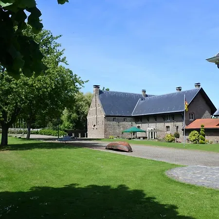 Kasteelhoeve Borgharen - * Maastricht